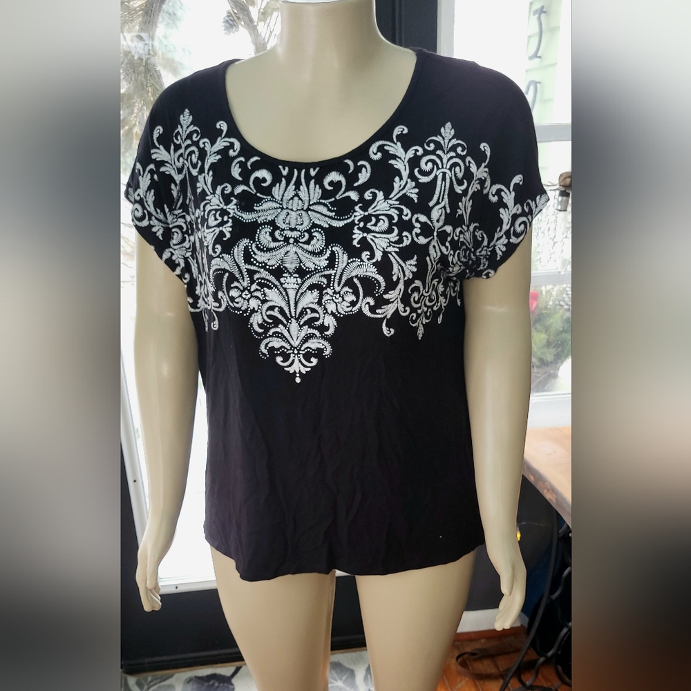 Westport Black and White Graphic Blouse